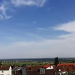 Appartement Pfaelzer Herzel Mit 2 Schlafzimmern Und Blick Ueber Rheinebene Kostenfreiem Parkplatz Und Wlan Fusslaeufig Zum Wald Und Den Weinbergen Weinkuehlschrank Broetchenservice Garten Mit Gasgrill