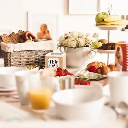 Apartamento Pfaelzer Herzel Mit 2 Schlafzimmern Und Blick Ueber Rheinebene Kostenfreiem Parkplatz Und Wlan Fusslaeufig Zum Wald Und Den Weinbergen Weinkuehlschrank Broetchenservice Garten Mit Gasgrill