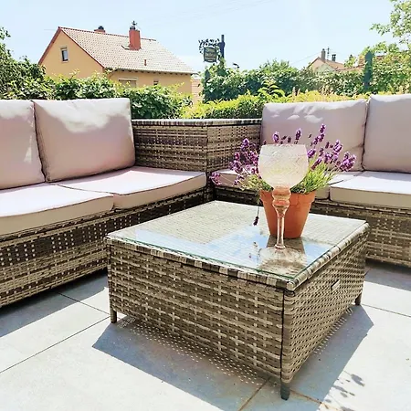 Pfälzer Herzel Mit 2 Schlafzimmern Und Blick über Rheinebene Kostenfreiem Parkplatz Und Wlan Fußläufig Zum Wald Und Den Weinbergen Weinkühlschrank Brötchenservice Garten Mit Gasgrill * Neustadt an der Weinstraße