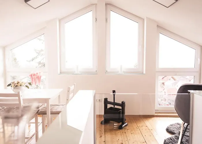 Pfaelzer Herzel Mit 2 Schlafzimmern Und Blick Ueber Rheinebene Kostenfreiem Parkplatz Und Wlan Fusslaeufig Zum Wald Und Den Weinbergen Weinkuehlschrank Broetchenservice Garten Mit Gasgrill Neustadt an der Weinstraße