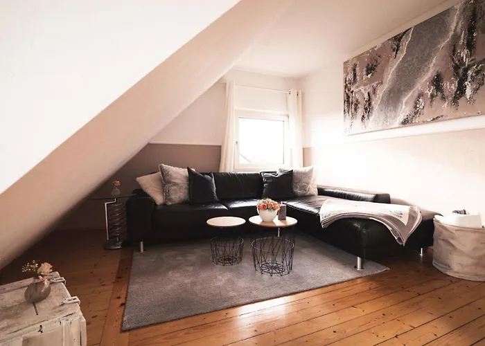 Pfaelzer Herzel Mit 2 Schlafzimmern Und Blick Ueber Rheinebene Kostenfreiem Parkplatz Und Wlan Fusslaeufig Zum Wald Und Den Weinbergen Weinkuehlschrank Broetchenservice Garten Mit Gasgrill Apartamento