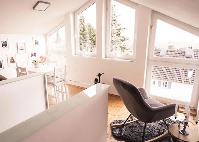 Lejlighed Pfaelzer Herzel Mit 2 Schlafzimmern Und Blick Ueber Rheinebene Kostenfreiem Parkplatz Und Wlan Fusslaeufig Zum Wald Und Den Weinbergen Weinkuehlschrank Broetchenservice Garten Mit Gasgrill